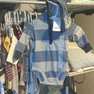 Size 3 months Carter's onesis